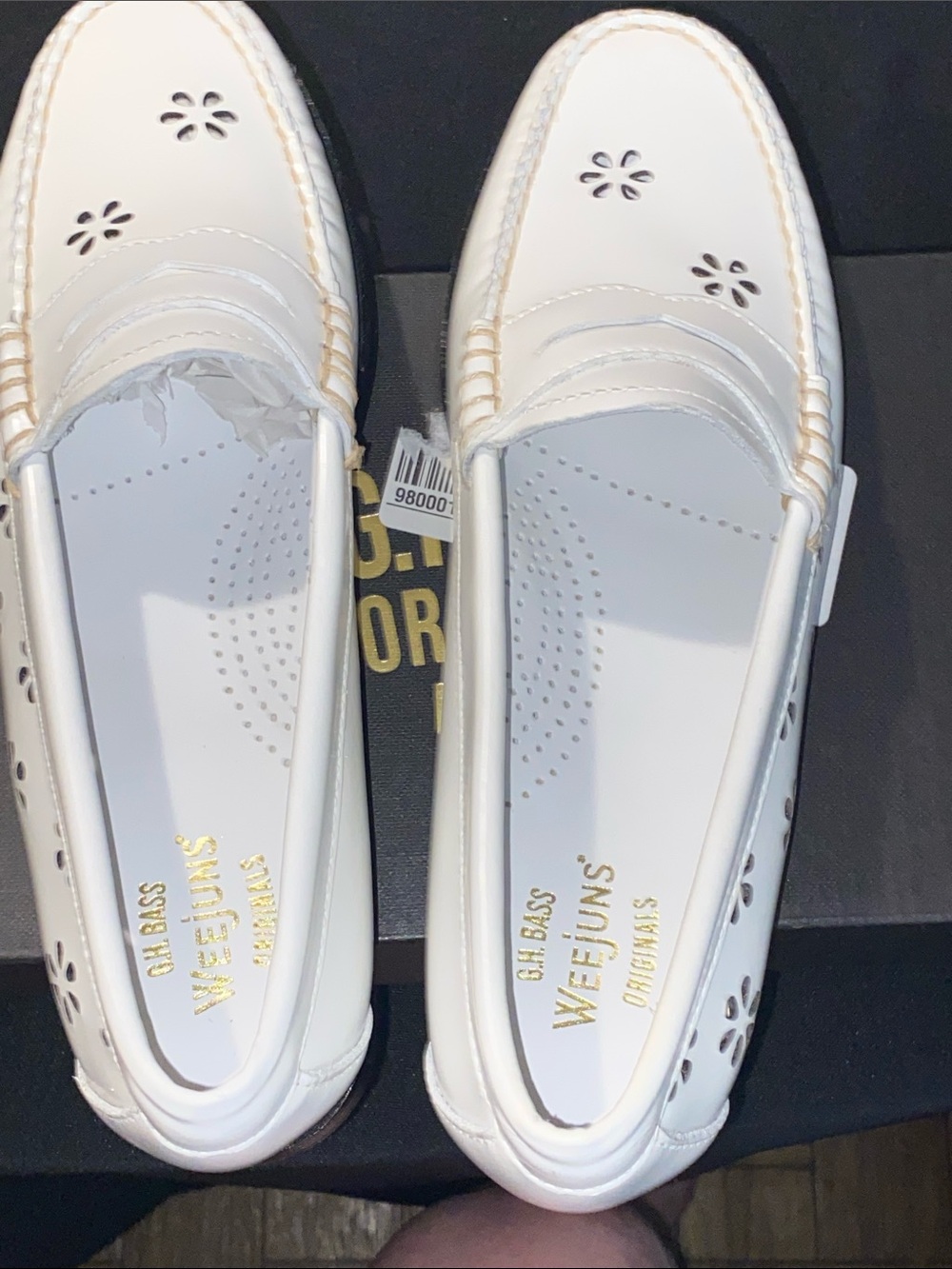 NWT IN BOX G.H. BASS WEEJUNS WO SIZE 6.5 WHITE WHITNEY CUTOUT FLOWER LOAFERS - Picture 3 of 11
